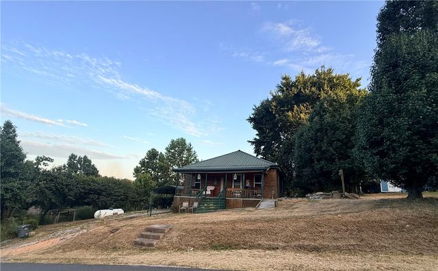 323 3rd Street, Watts, OK 74964
