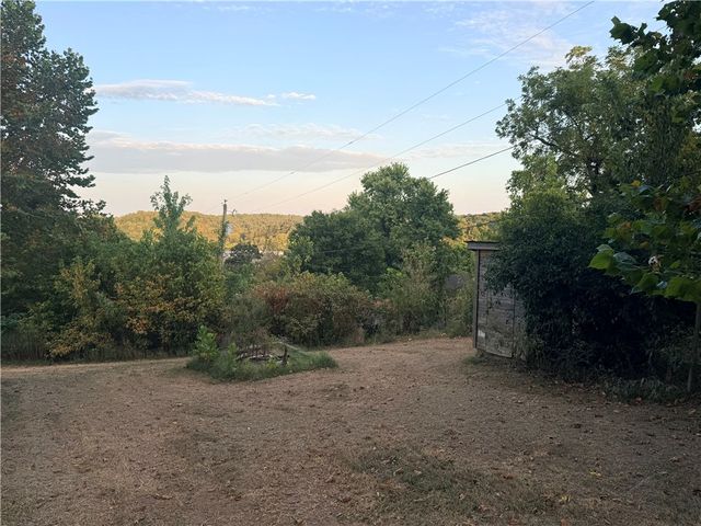 323 3rd Street, Watts, OK 74964