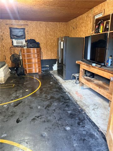 323 3rd Street, Watts, OK 74964