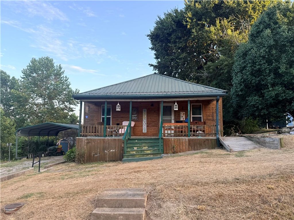 323 3rd Street, Watts, OK 74964