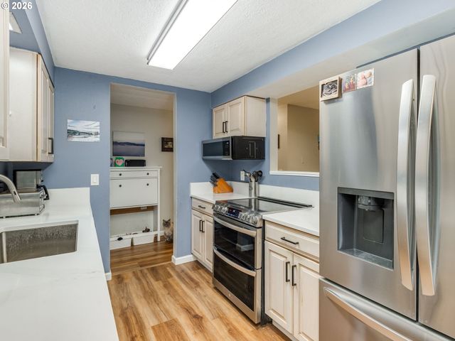 16444 BONAIRE Ave, Lake Oswego, OR 97035