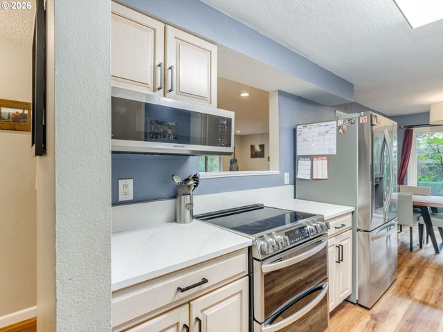 16444 BONAIRE Ave, Lake Oswego, OR 97035