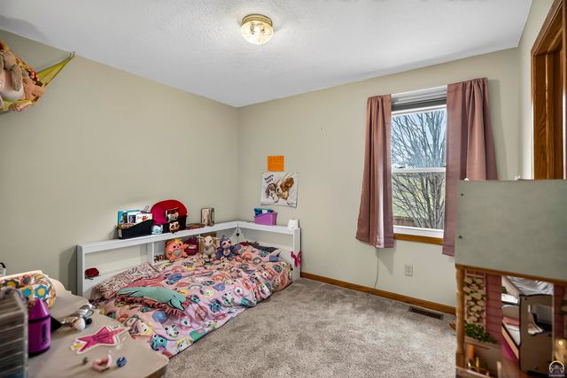 3629 SW Red Hawk CT, Topeka, KS 66614