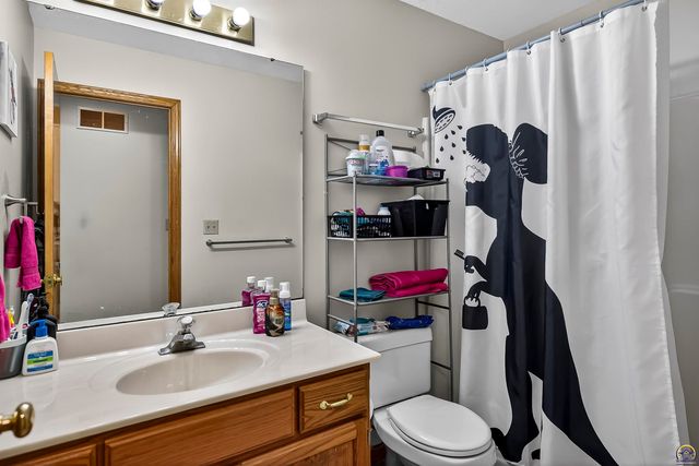 3629 SW Red Hawk CT, Topeka, KS 66614