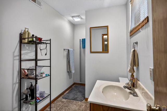 3629 SW Red Hawk CT, Topeka, KS 66614