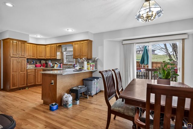 3629 SW Red Hawk CT, Topeka, KS 66614