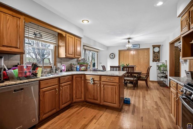 3629 SW Red Hawk CT, Topeka, KS 66614