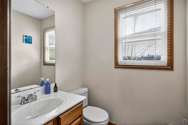 3629 SW Red Hawk CT, Topeka, KS 66614