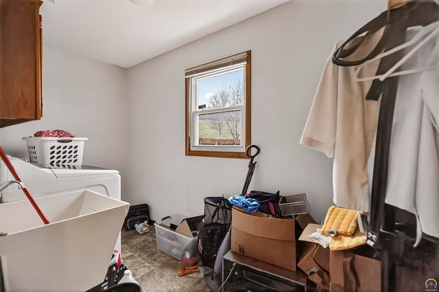 3629 SW Red Hawk CT, Topeka, KS 66614