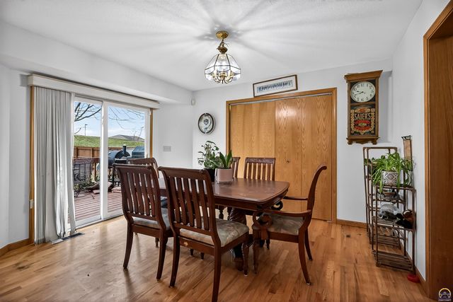 3629 SW Red Hawk CT, Topeka, KS 66614