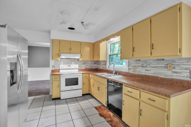 11122 Shalimar Drive, Fort Wayne, IN 46845