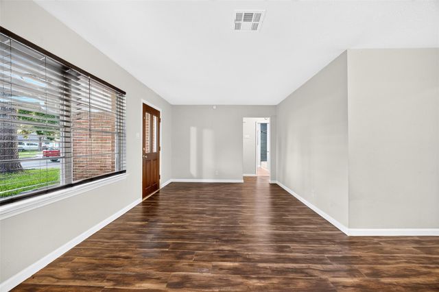 530 Globe Street, Houston, TX 77034