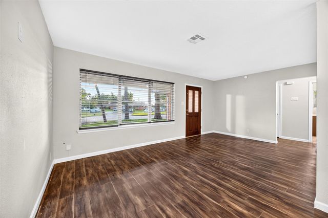530 Globe Street, Houston, TX 77034