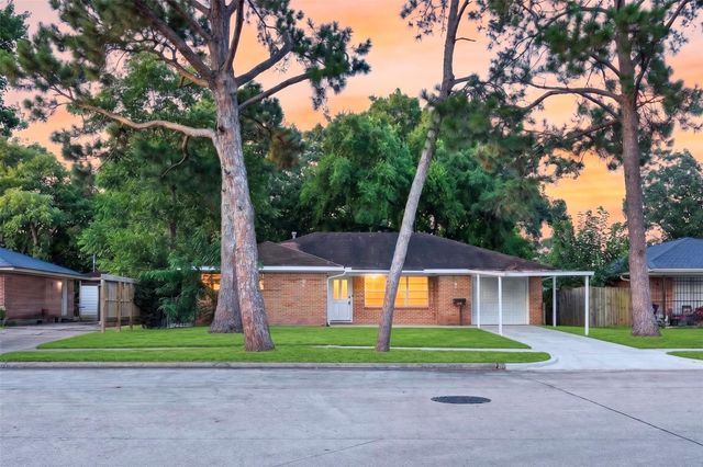 530 Globe Street, Houston, TX 77034