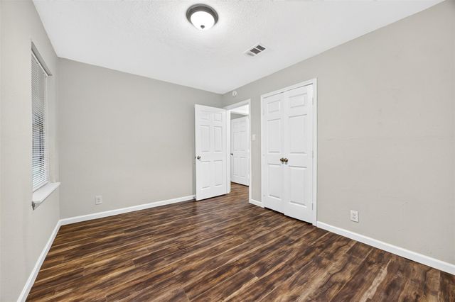 530 Globe Street, Houston, TX 77034