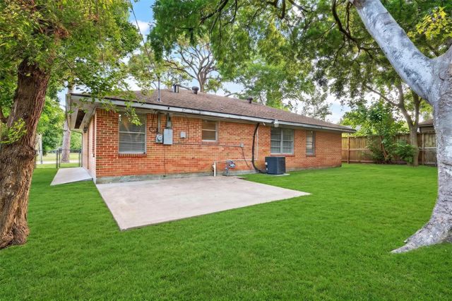 530 Globe Street, Houston, TX 77034