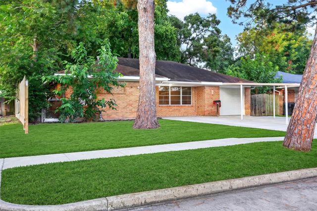 530 Globe Street, Houston, TX 77034