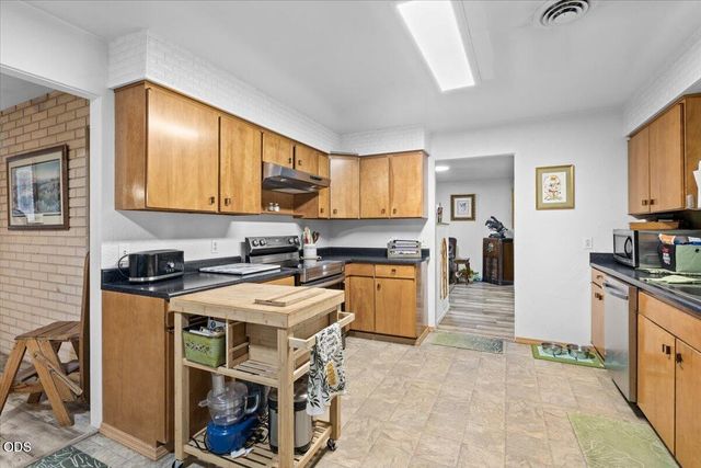 333 Earhart Road, Rogue River, OR 97537