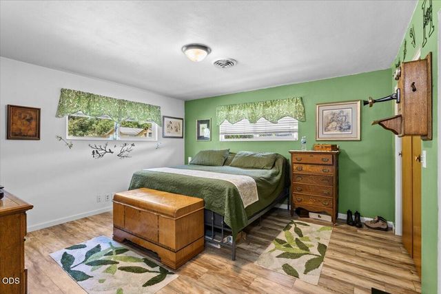 333 Earhart Road, Rogue River, OR 97537
