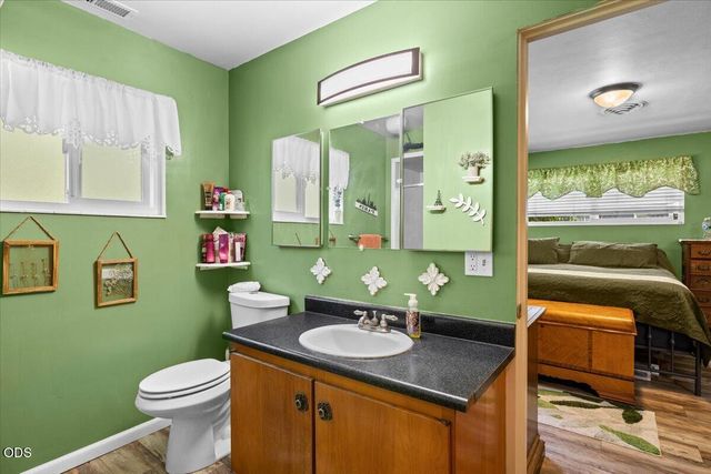 333 Earhart Road, Rogue River, OR 97537