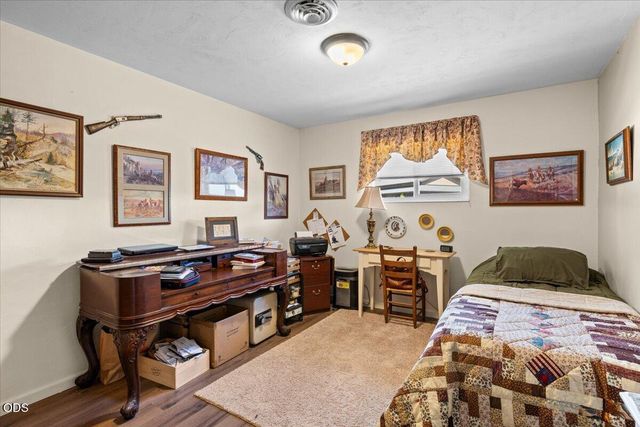 333 Earhart Road, Rogue River, OR 97537
