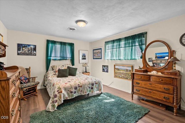 333 Earhart Road, Rogue River, OR 97537