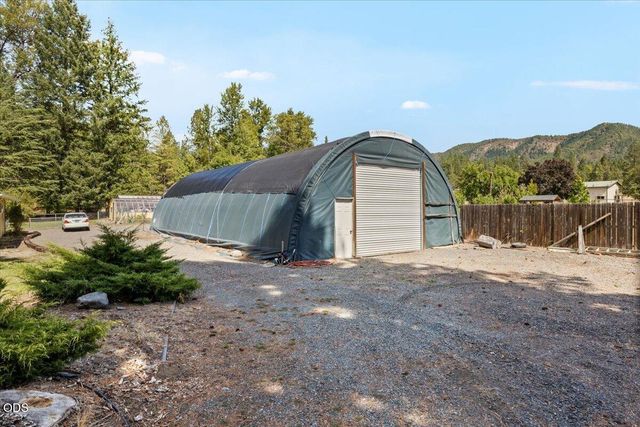 333 Earhart Road, Rogue River, OR 97537