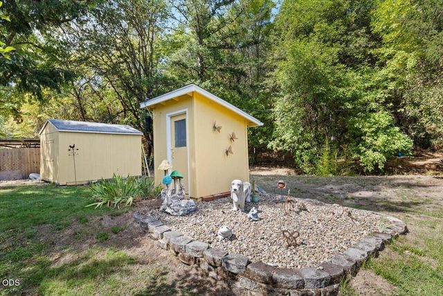333 Earhart Road, Rogue River, OR 97537