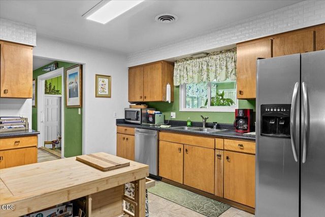 333 Earhart Road, Rogue River, OR 97537