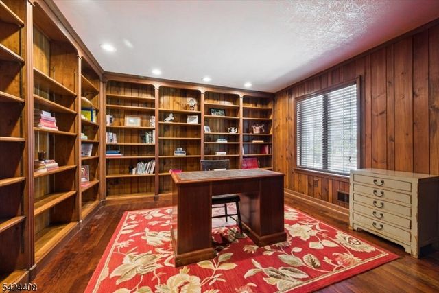 75 Farmersville Rd, Tewksbury Twp., NJ 07830