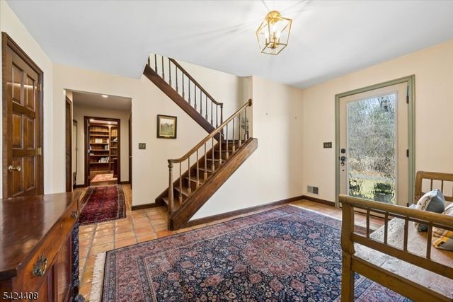 75 Farmersville Rd, Tewksbury Twp., NJ 07830