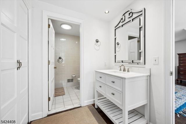 75 Farmersville Rd, Tewksbury Twp., NJ 07830