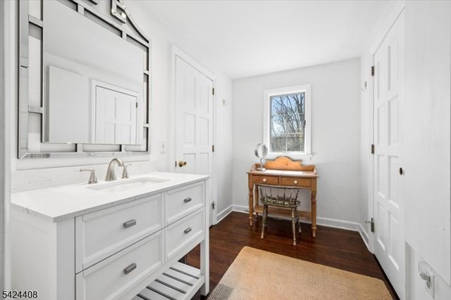 75 Farmersville Rd, Tewksbury Twp., NJ 07830