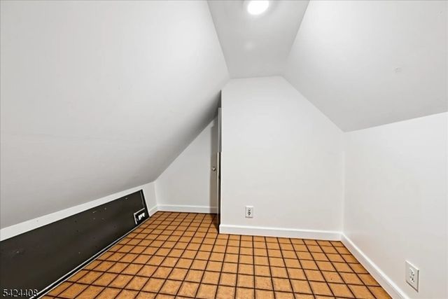 75 Farmersville Rd, Tewksbury Twp., NJ 07830