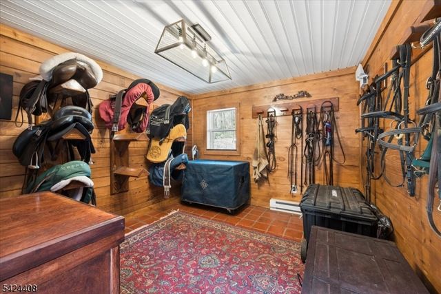 75 Farmersville Rd, Tewksbury Twp., NJ 07830