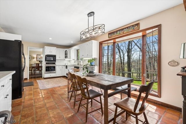 75 Farmersville Rd, Tewksbury Twp., NJ 07830