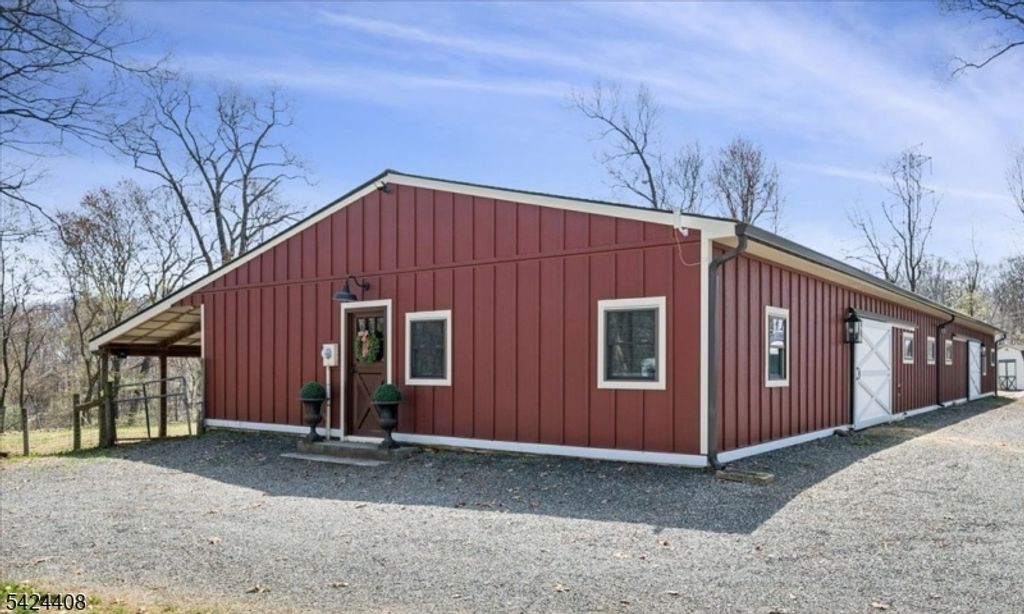 75 Farmersville Rd, Tewksbury Twp., NJ 07830