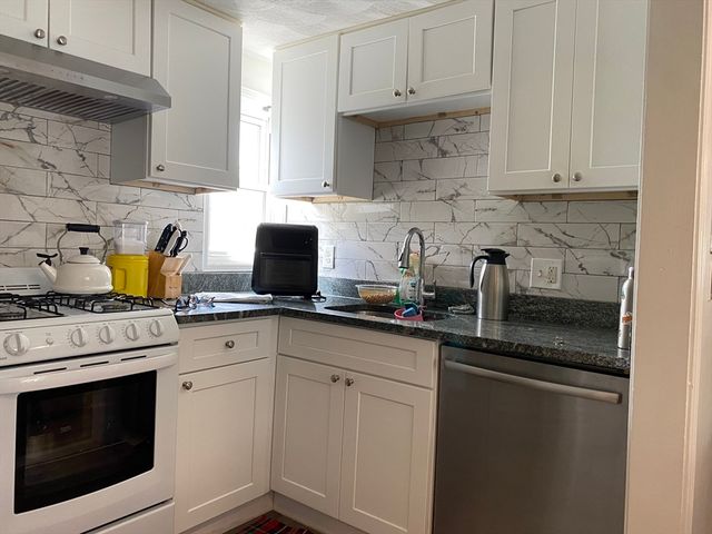 836 Main 836, Melrose, MA 02176