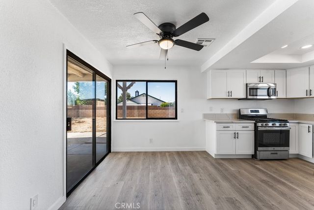 2559 E Avenue J2, Lancaster, CA 93535