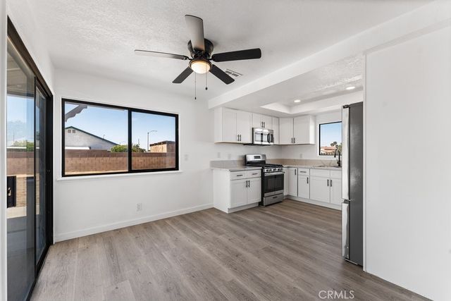 2559 E Avenue J2, Lancaster, CA 93535