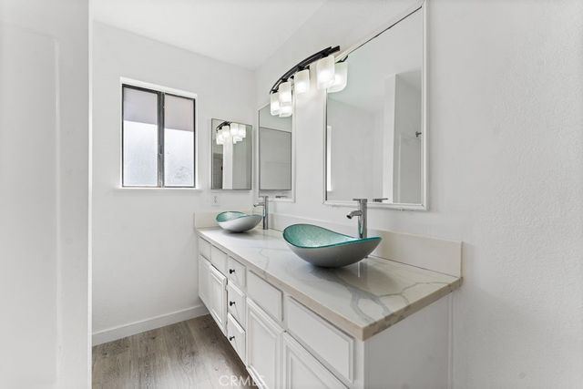 2559 E Avenue J2, Lancaster, CA 93535