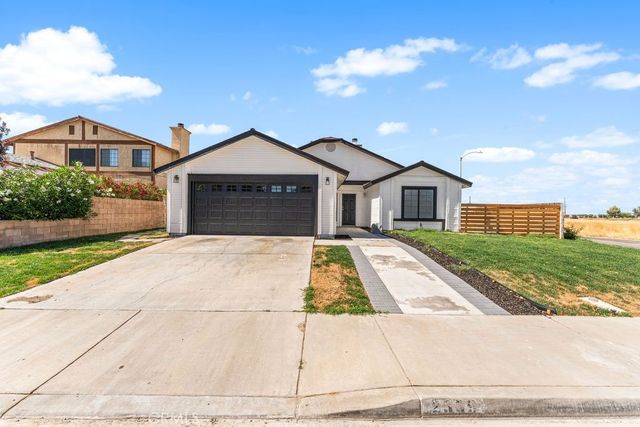 2559 E Avenue J2, Lancaster, CA 93535
