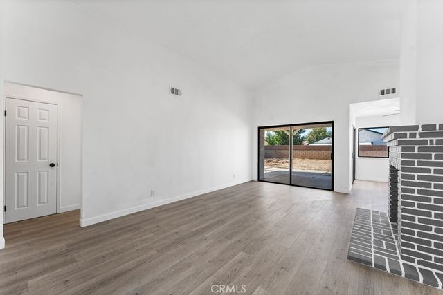 2559 E Avenue J2, Lancaster, CA 93535