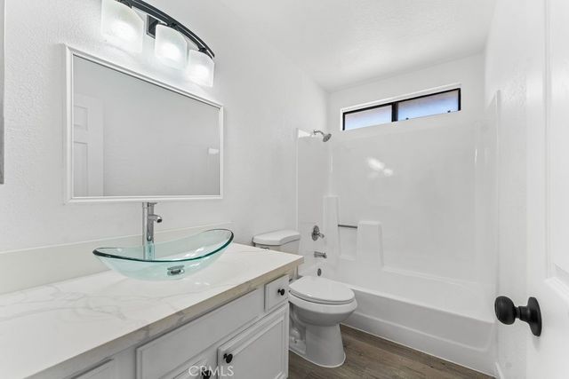 2559 E Avenue J2, Lancaster, CA 93535