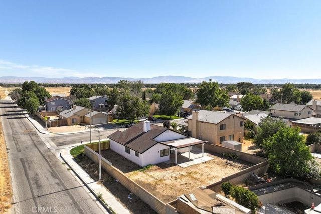 2559 E Avenue J2, Lancaster, CA 93535