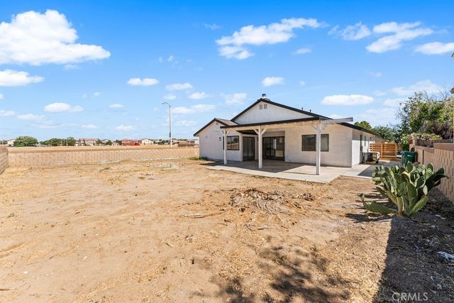 2559 E Avenue J2, Lancaster, CA 93535