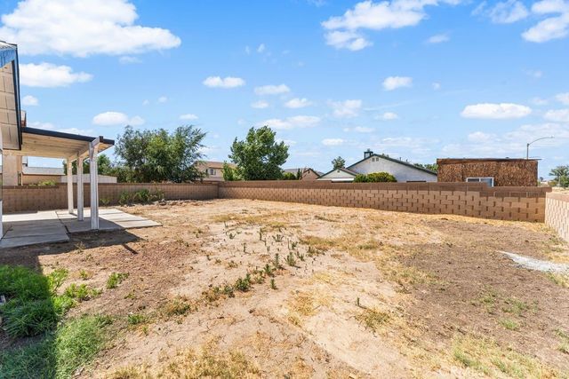2559 E Avenue J2, Lancaster, CA 93535