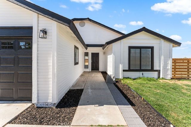 2559 E Avenue J2, Lancaster, CA 93535