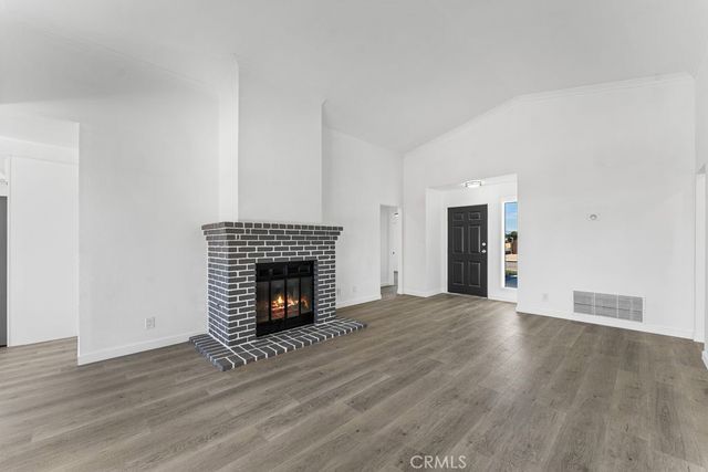 2559 E Avenue J2, Lancaster, CA 93535