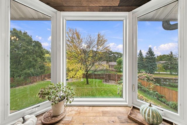 6625 Harlan Drive, Eden Prairie, MN 55346